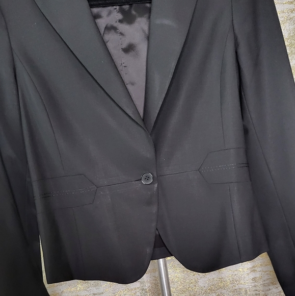 Theory one button blazer size 4 - Picture 2 of 7